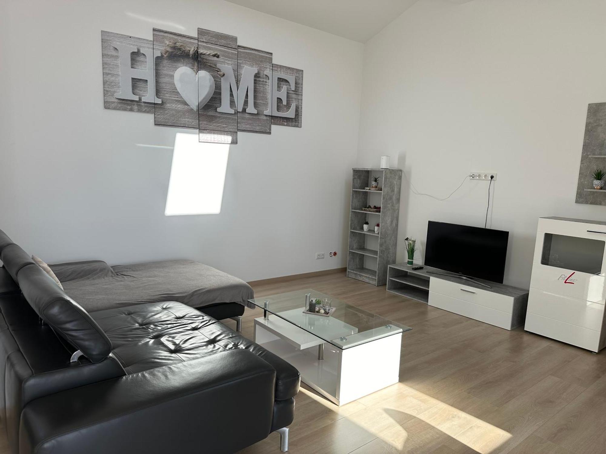 Grosse Ferienwohnung Gaestehaus Neubau Merzig 120M2 Luaran gambar