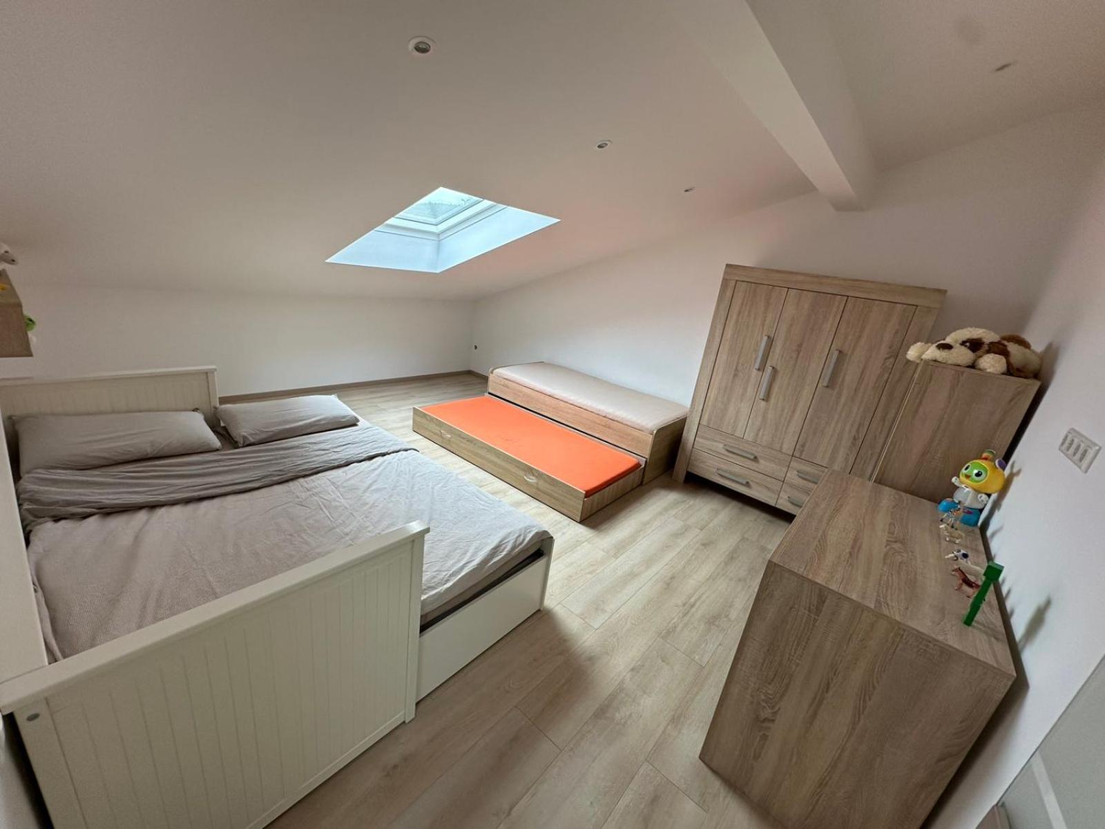 Grosse Ferienwohnung Gaestehaus Neubau Merzig 120M2 Luaran gambar